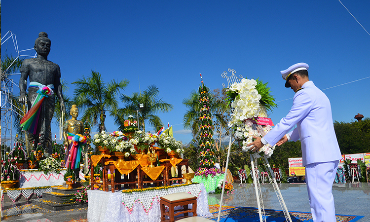 เทศกาลเส็งกลอง ล่องโคมไฟ ไหว้พ่อขุนผาเมือง จังหวัดเพชรบรูณ์