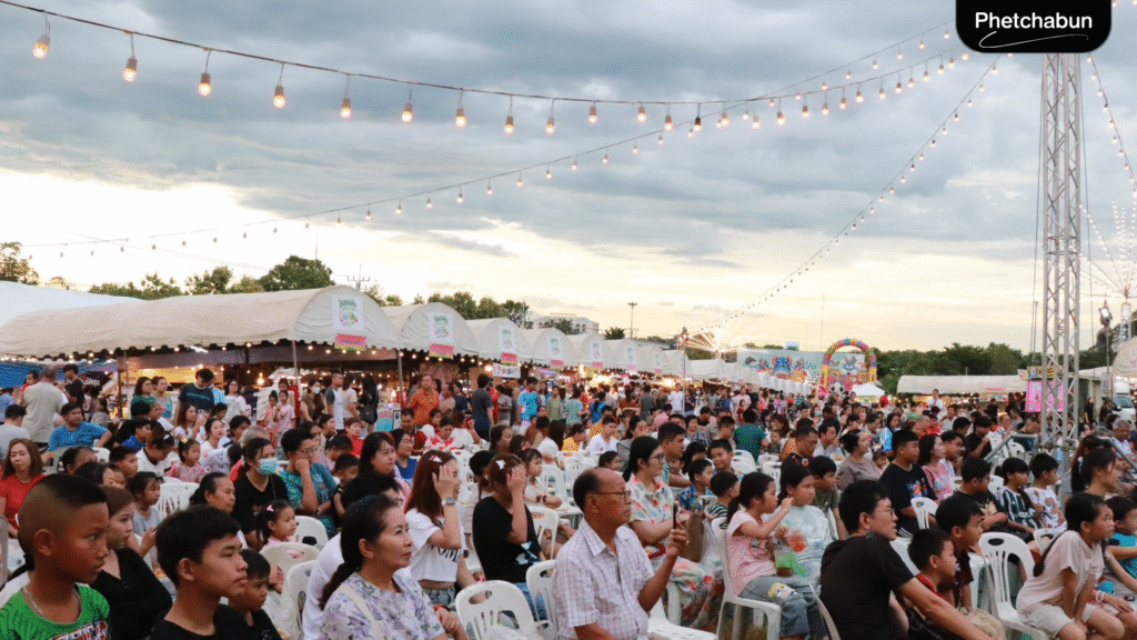 เพชรบูรณ์เปิดงานอินทผลัมเพชรบูรณ์ แอนด์ บอลลูนเฟสติวัล 2568 คึกคัก (3)