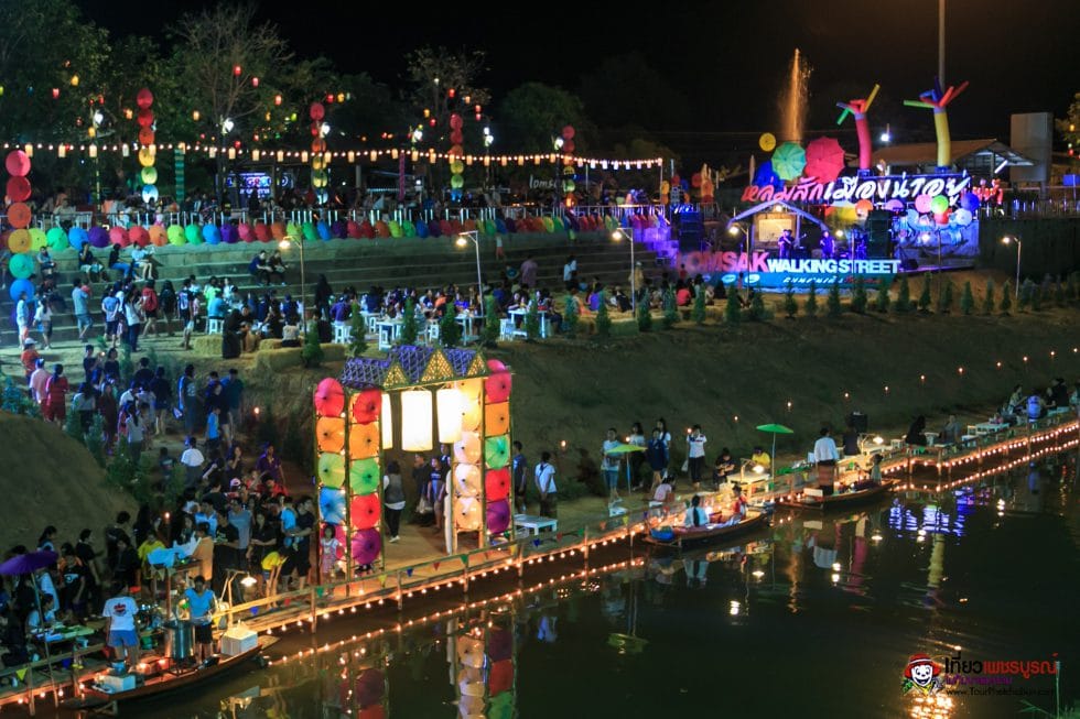 ตลาดริมน้ำไทหล่ม และถนนคนเดินไทหล่ม