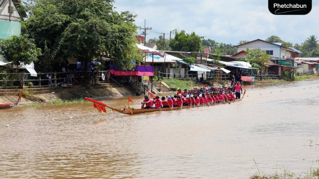 ประเพณีแข่งขันเรือยาวชิงถ้วยพระราชทาน สมเด็จพระกนิษฐาธิราชเจ้า (4)