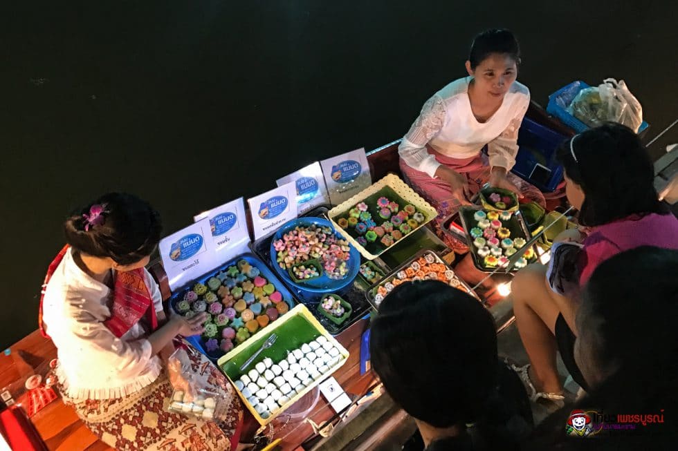 ตลาดริมน้ำไทหล่ม และถนนคนเดินไทหล่ม