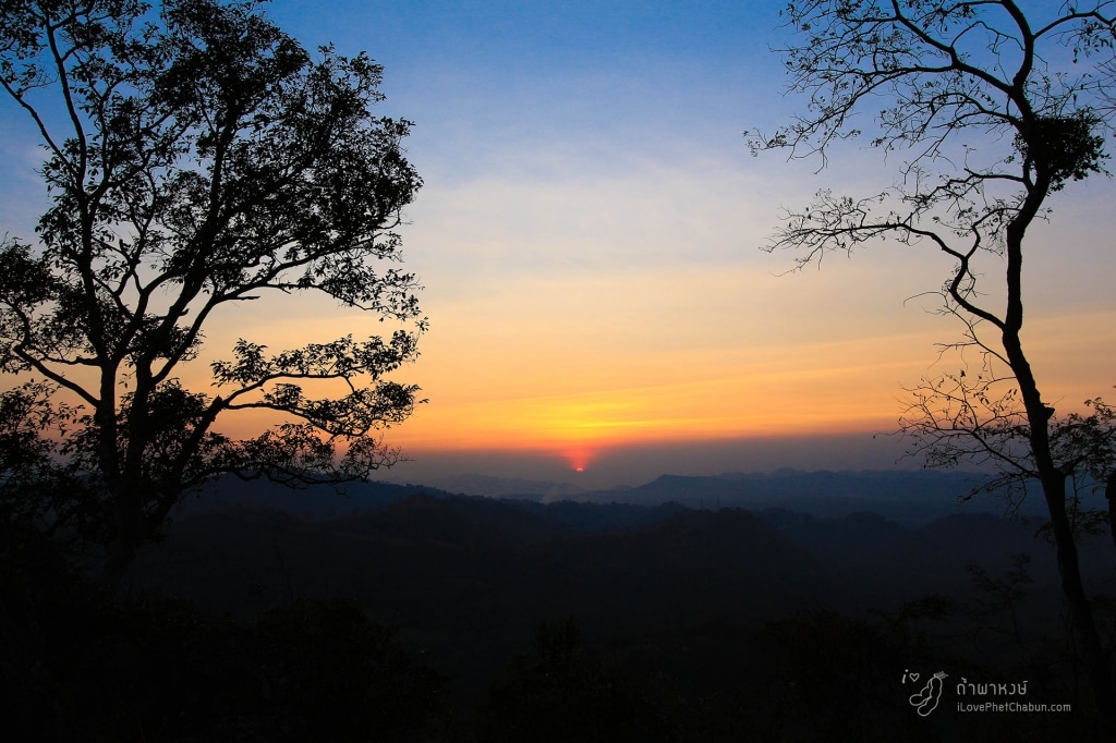 อุทยานแห่งชาติน้ำหนาว