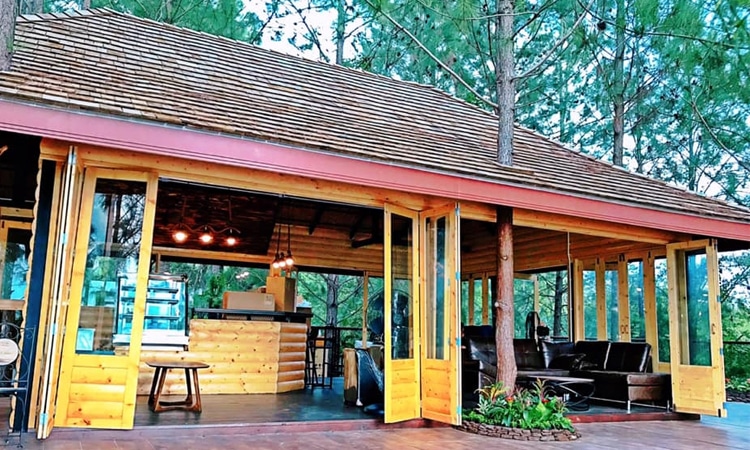 Cedar ป่าสน cafe’ at เขาค้อ