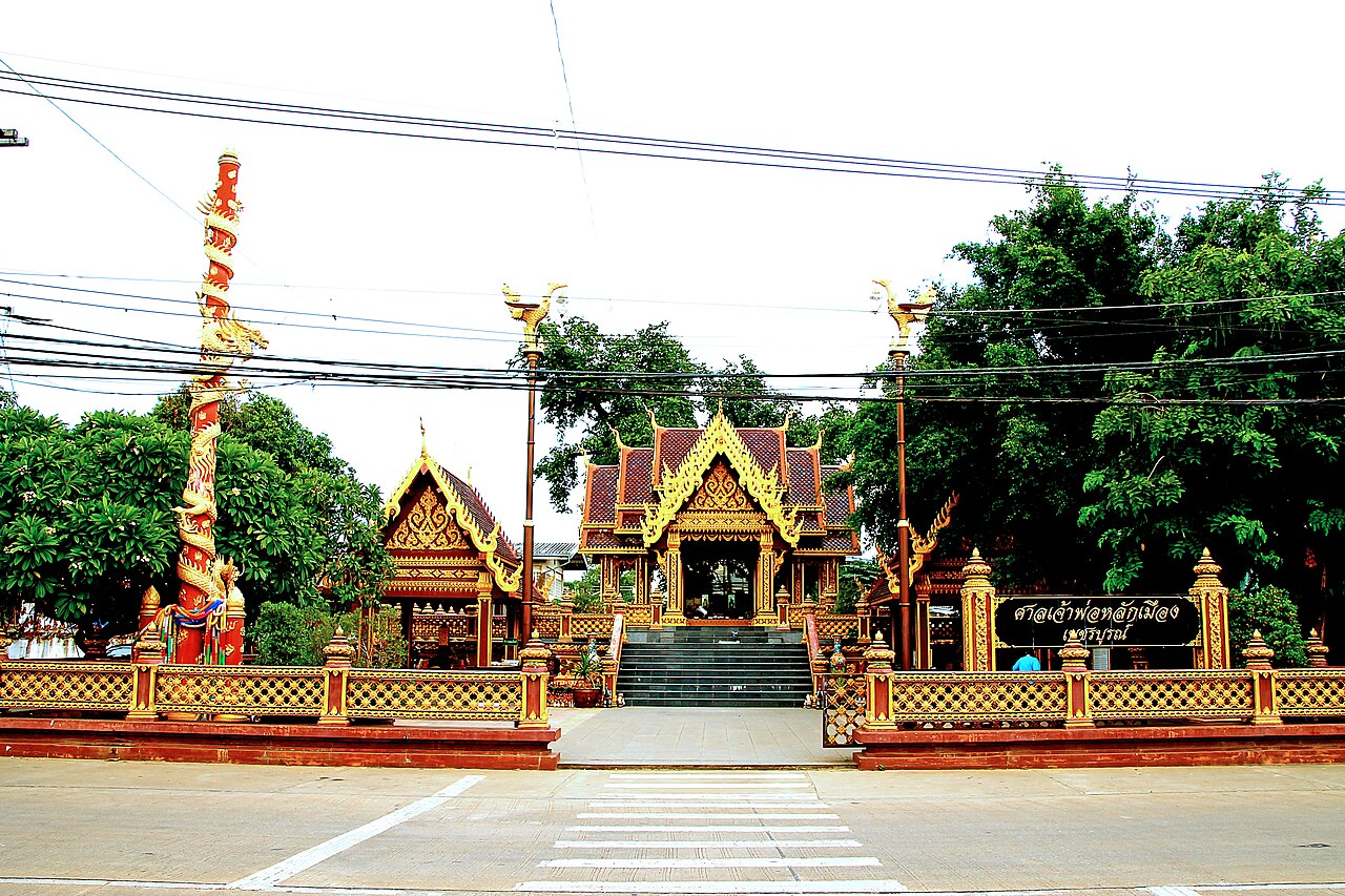 ศาลเจ้าพ่อหลักเมืองเพชรบูรณ์ เป็นภาพประกอบพื้นที่เมืองและความผูกพันของชุมชน