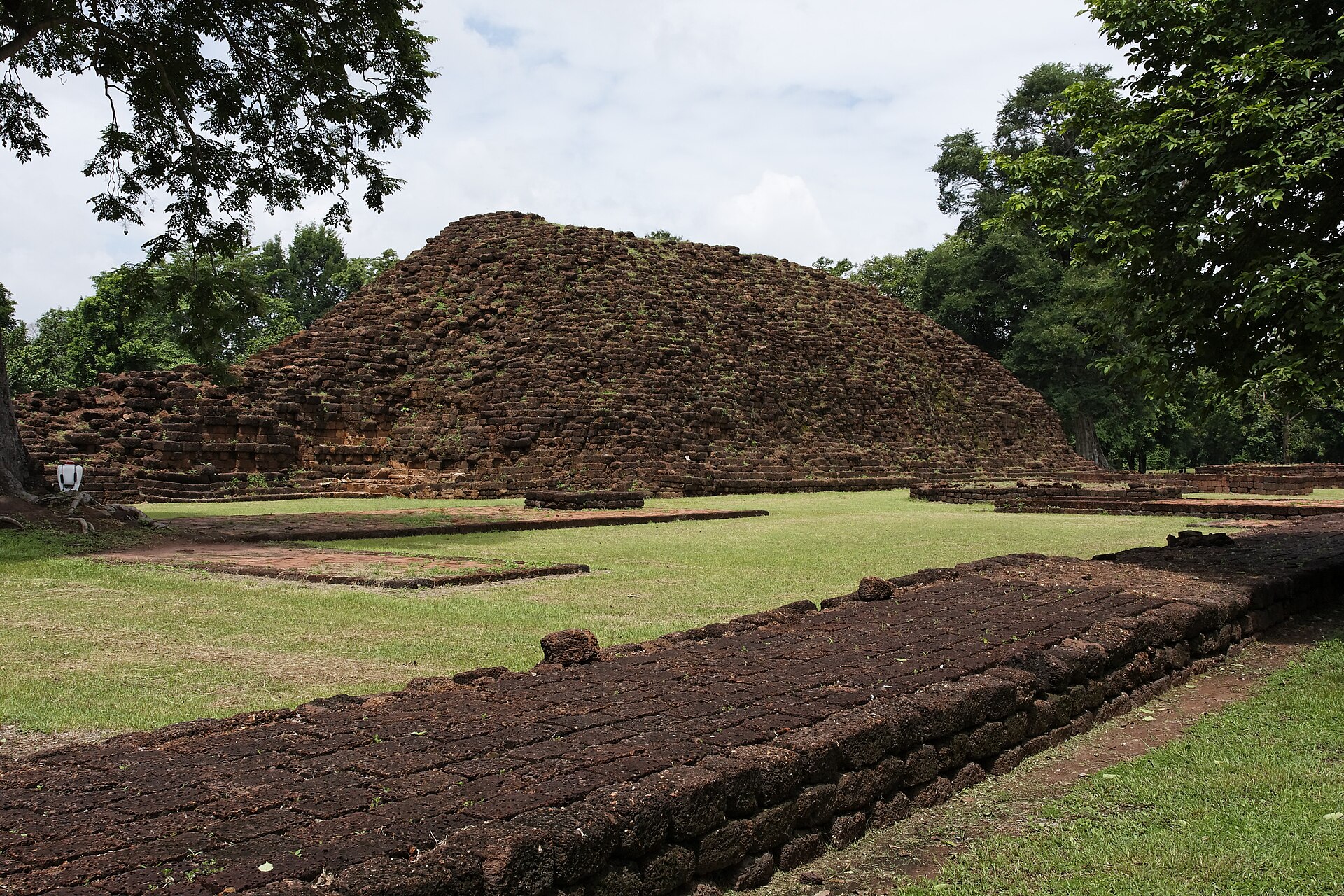 โบราณสถานเขาคลังใน อุทยานประวัติศาสตร์ศรีเทพ