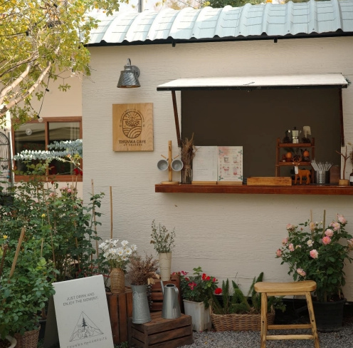 Thunwa Cafe at Khaokho — มุม 1