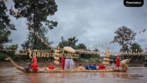 Carrying a diving Buddha