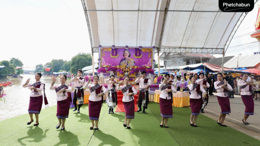 ประเพณีแข่งขันเรือยาวชิงถ้วยพระราชทาน สมเด็จพระกนิษฐาธิราชเจ้า (2)