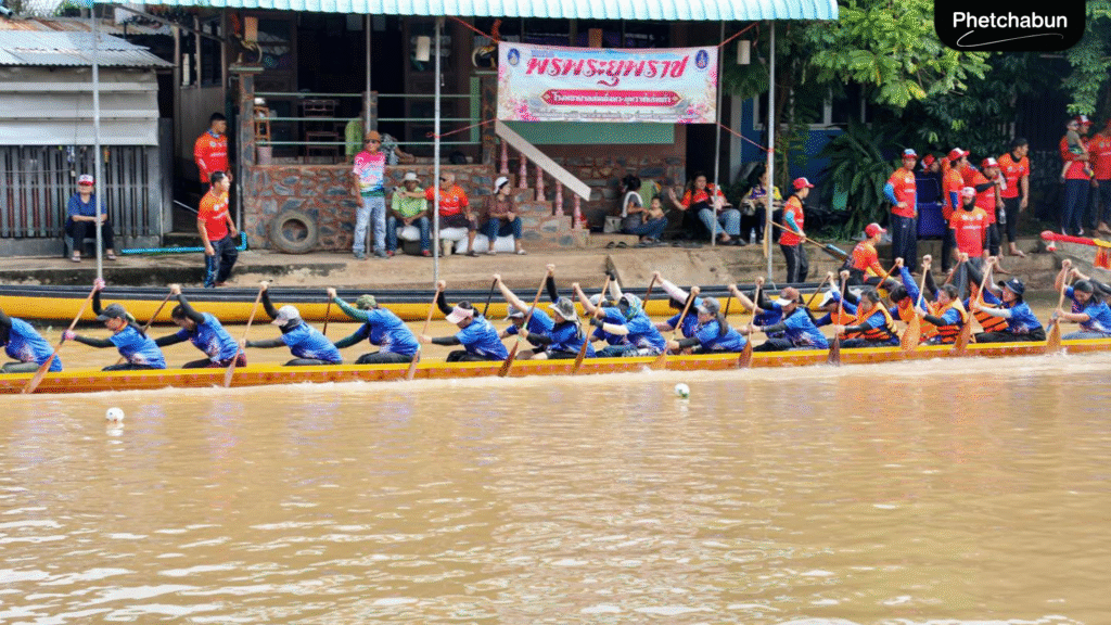 ประเพณีแข่งขันเรือยาวชิงถ้วยพระราชทาน สมเด็จพระกนิษฐาธิราชเจ้า (5)