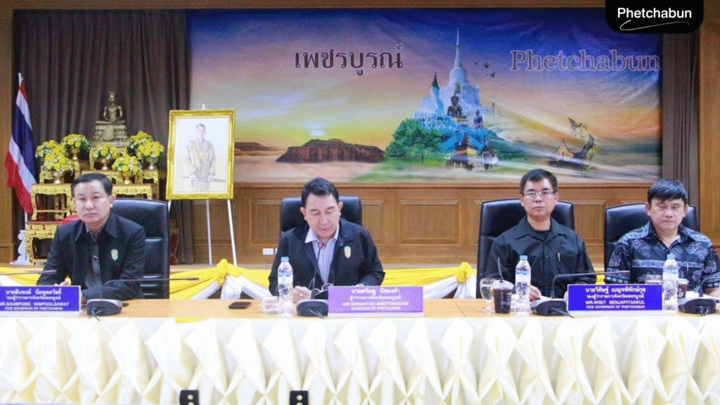 จังหวัดเพชรบูรณ์ประชุมเตรียมความพร้อม ต้อนรับนายกรัฐมนตรี ลงพื้นที่ติดตามนโยบาย (2)
